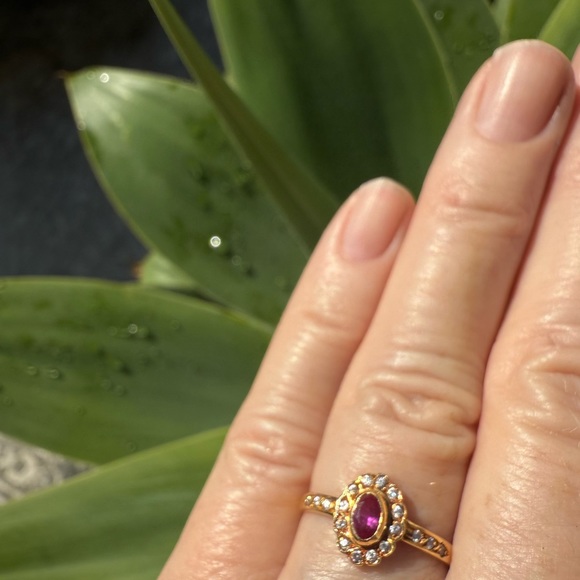 22 k gold Estate Ruby and diamond engagement ring, size 7.0 - Picture 10 of 10